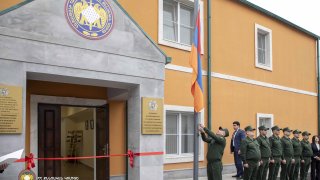 ՀՀ քննչական կոմիտեի զինվորական քննչական գլխավոր վարչության 6-րդ կայազորային քննչական բաժինը հիմնանորոգված վարչական շենք ունի․ բացման արարողությանը մասնակցել է ՀՀ քննչական կոմիտեի նախագահը (տեսանյութ, լուսանկարներ)